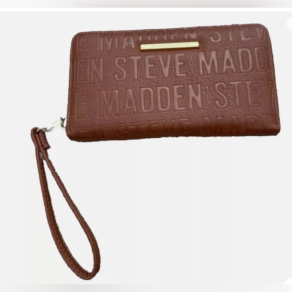 NWT - STEVE MADDEN ZIP WALLET!